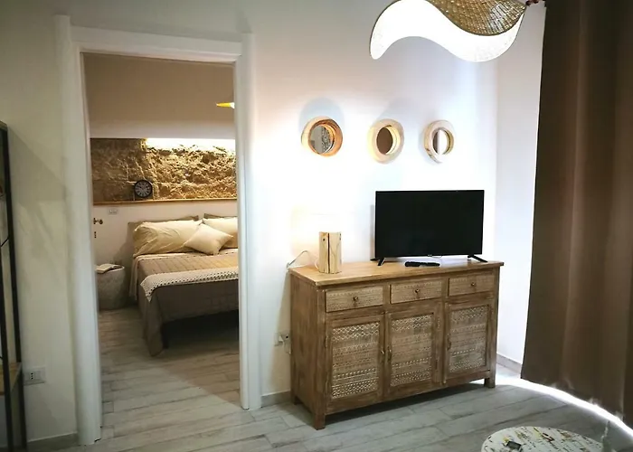 Amelia Apts & Rooms