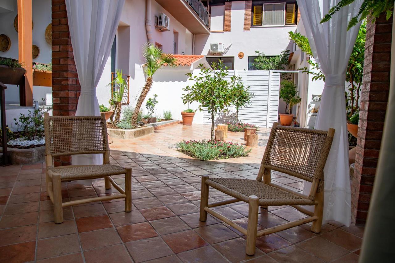 Amelia Apts & Casa de hóspedes Alghero