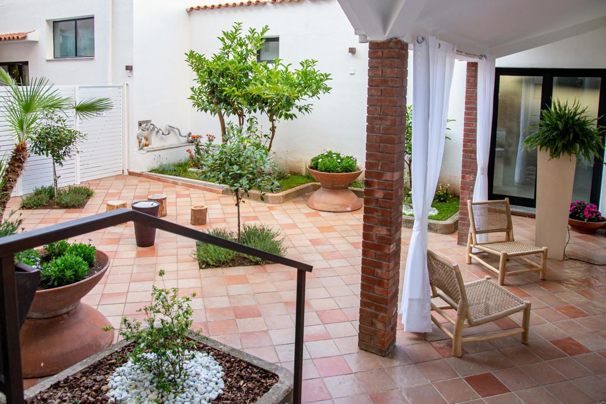 Casa de hóspedes Amelia Apts &