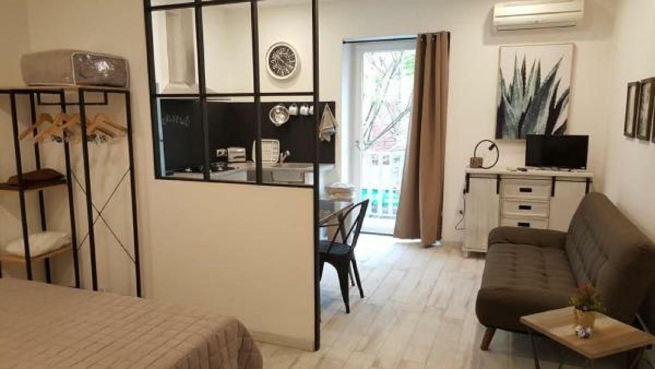 Amelia Apts &